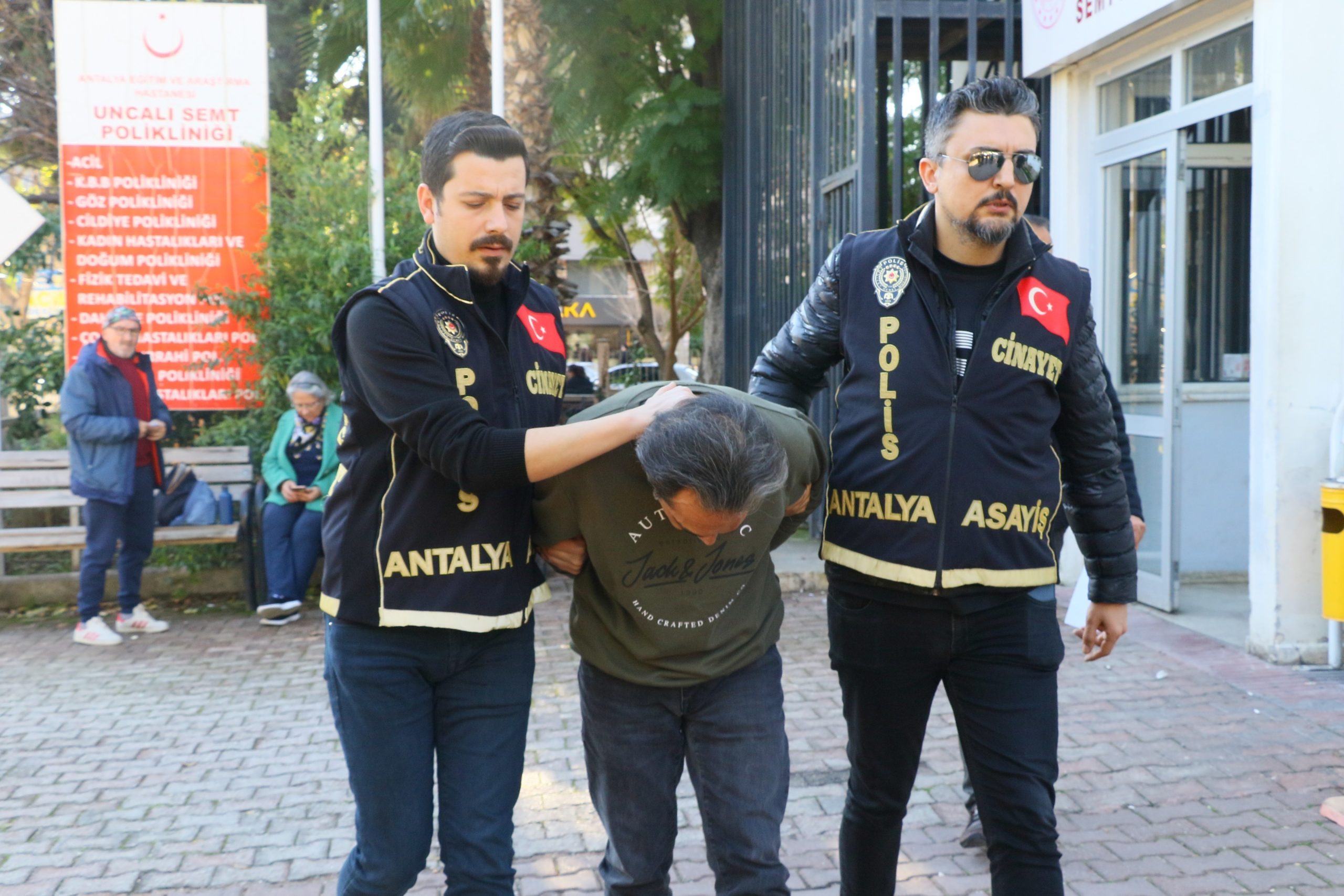 Antalya’da boşandığı eşinin "Bir daha KADES'e basma fırsatın olmayacak" dedikten