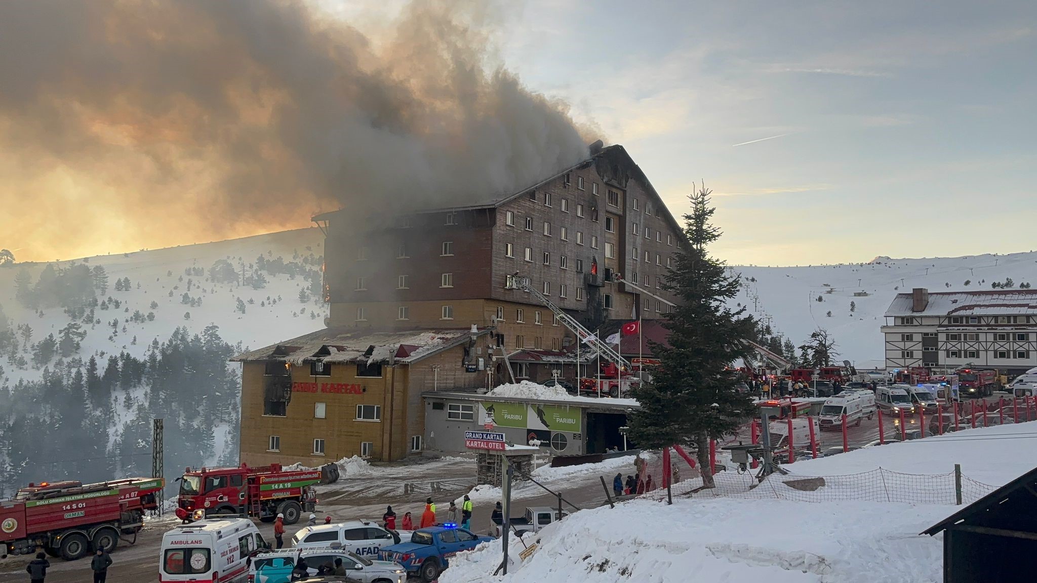  Bolu Kartalkaya Kayak Merkezi'nde 10 kişinin öldüğü 32 kişinin yaralandığı