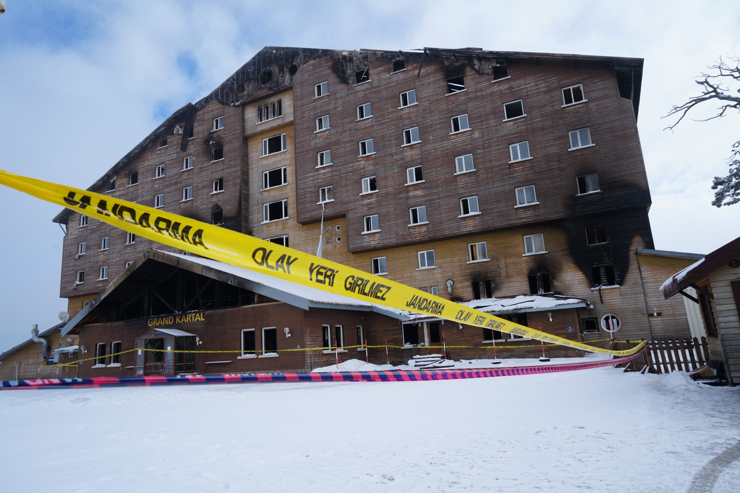 Yangının çıktığı Grand Kartal Otel'in itfaiye raporu ortaya çıktı. Yangının
