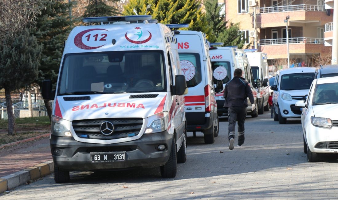 Şanlıurfa'da cinnet getiren 35 yaşındaki kadın, 14 ile 8 yaşındaki
