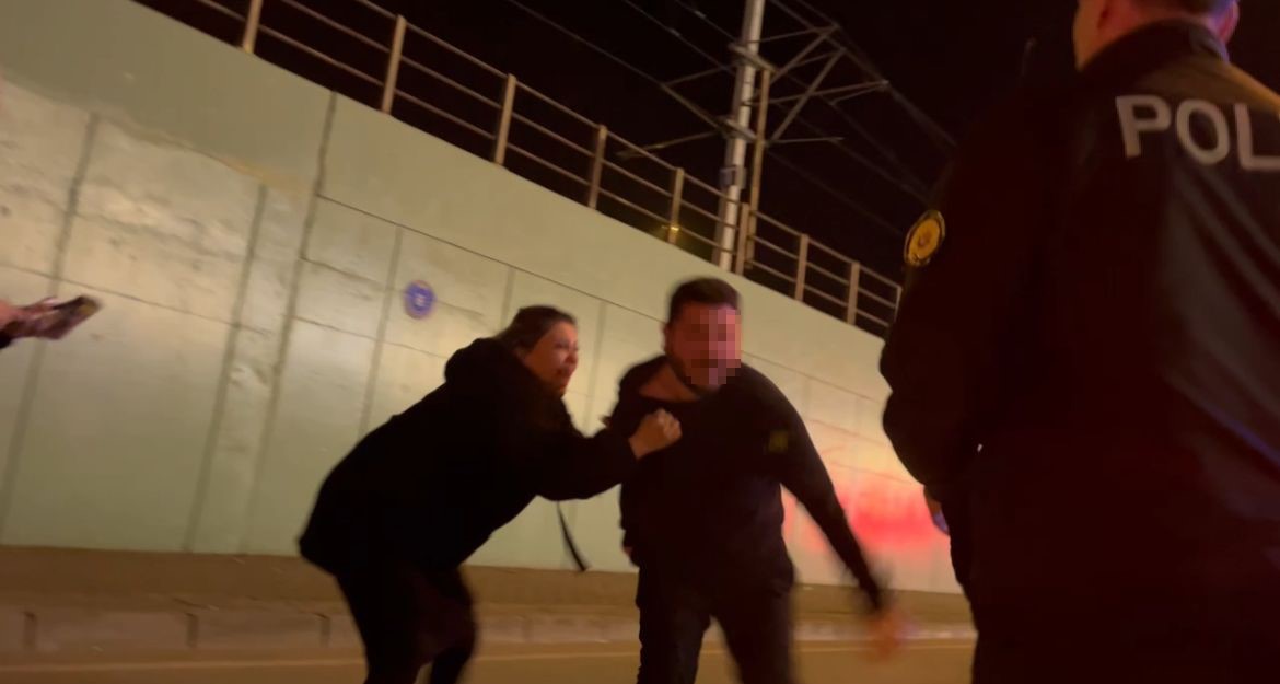 Bursa’da polis, teslim edecek ayık sürücü bulamayınca otomobili otoparka çekmek