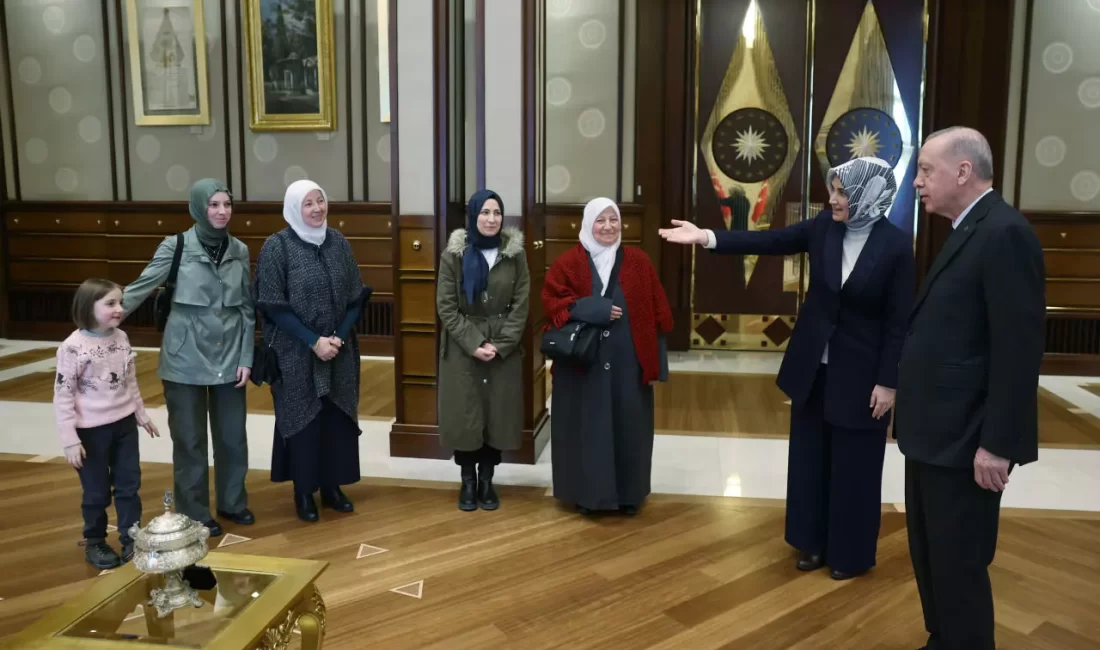 Cumhurbaşkanı Recep Tayyip Erdoğan, Afyonkarahisar'da camilerin temizliğini yapan Sultan Bayat