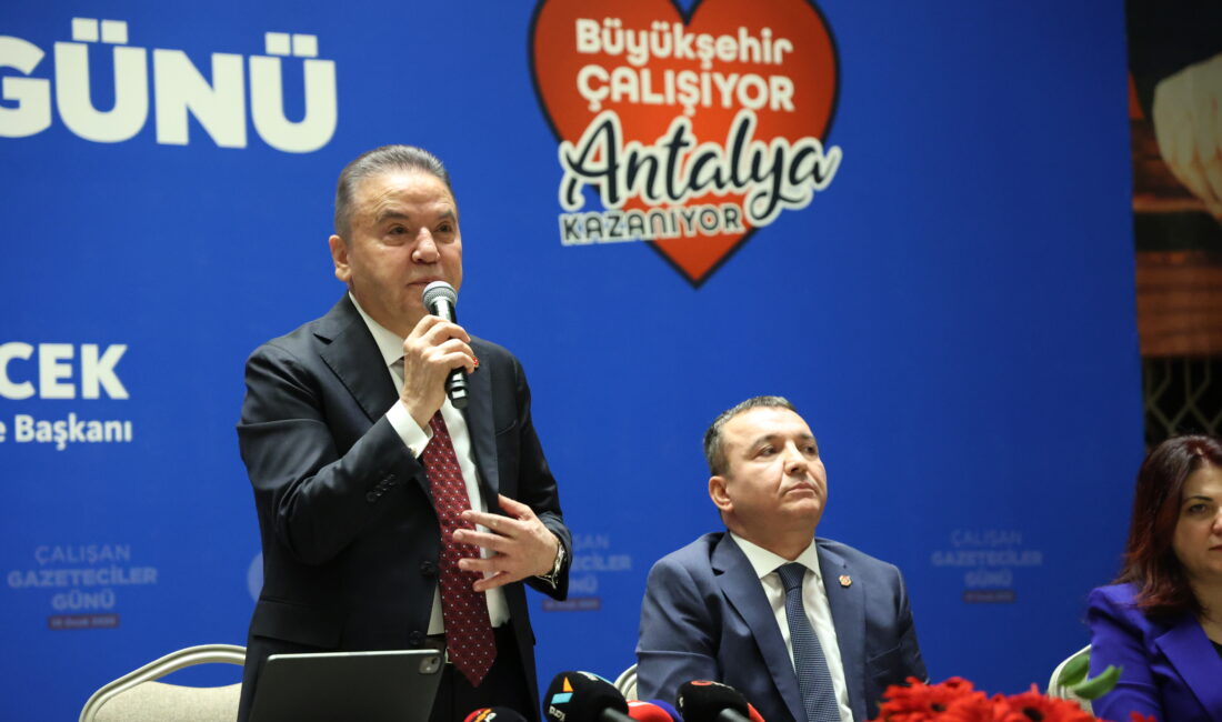 Antalya Büyükşehir Belediye Başkanı Muhittin Böcek, 10 Ocak Çalışan Gazeteciler