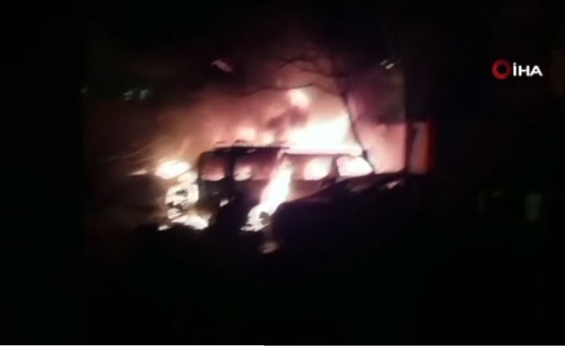 Pakistan’da düzenlenen bombalı saldırıda 5 kişi hayatını kaybetti, 32 kişi