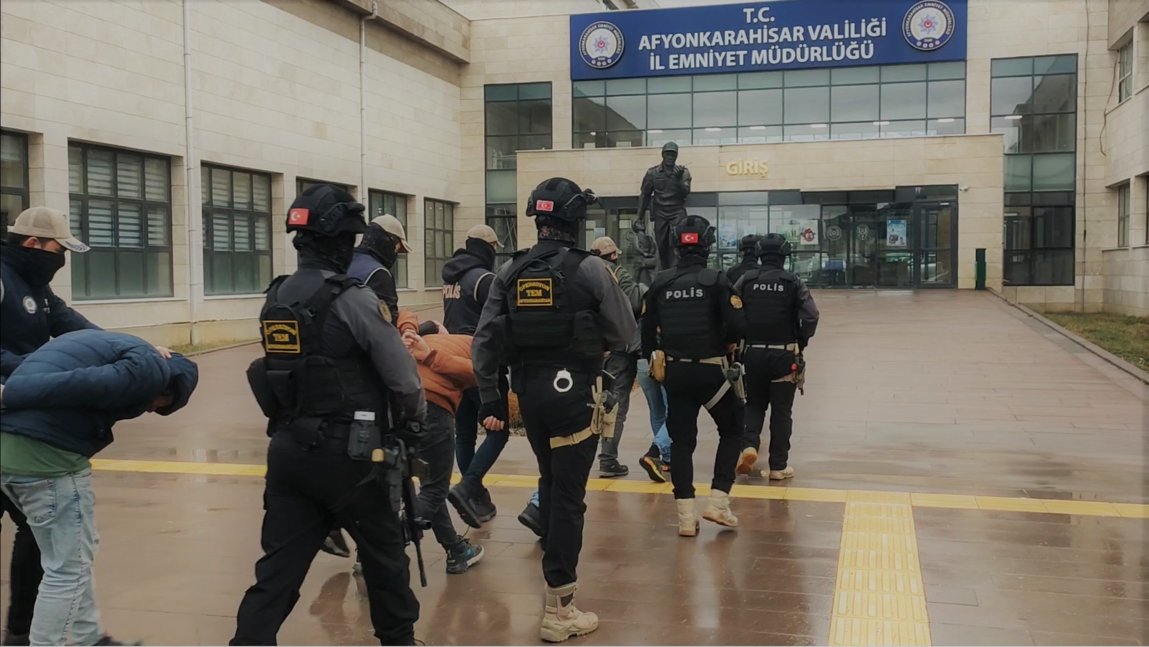 Afyonkarahisar İl Emniyet Müdürlüğü ekipleri, DAEŞ Terör Örgütü içerisinde faaliyet