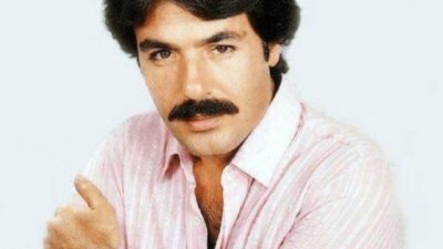 ?Ferdi Tayfur’un hayatını kaybetti.   Şarkıcı, besteci ve sinema yönetmeni