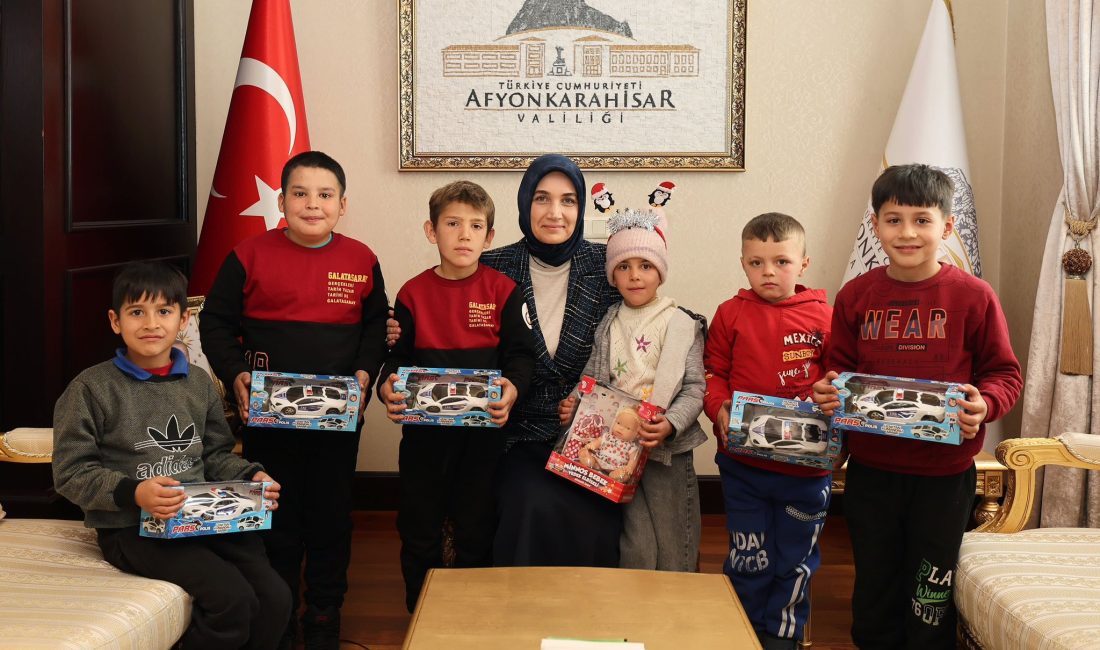 Afyonkarahisar Valisi Doç. Dr. Kübra Güran Yiğitbaşı; İhsaniye Yeşilyayla İlkokulu