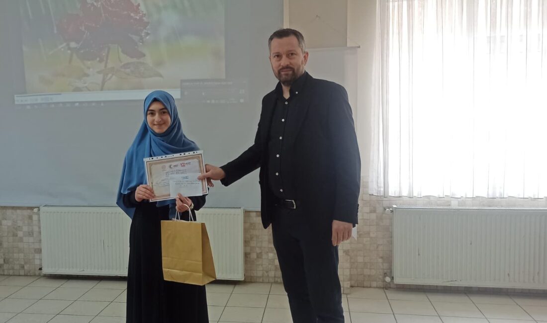 İHO kız öğrencileri finallerde yarıştı
Din Öğretimi Genel Müdürlüğü tarafından planlanan İmam Hatip Ortaokulları Kız