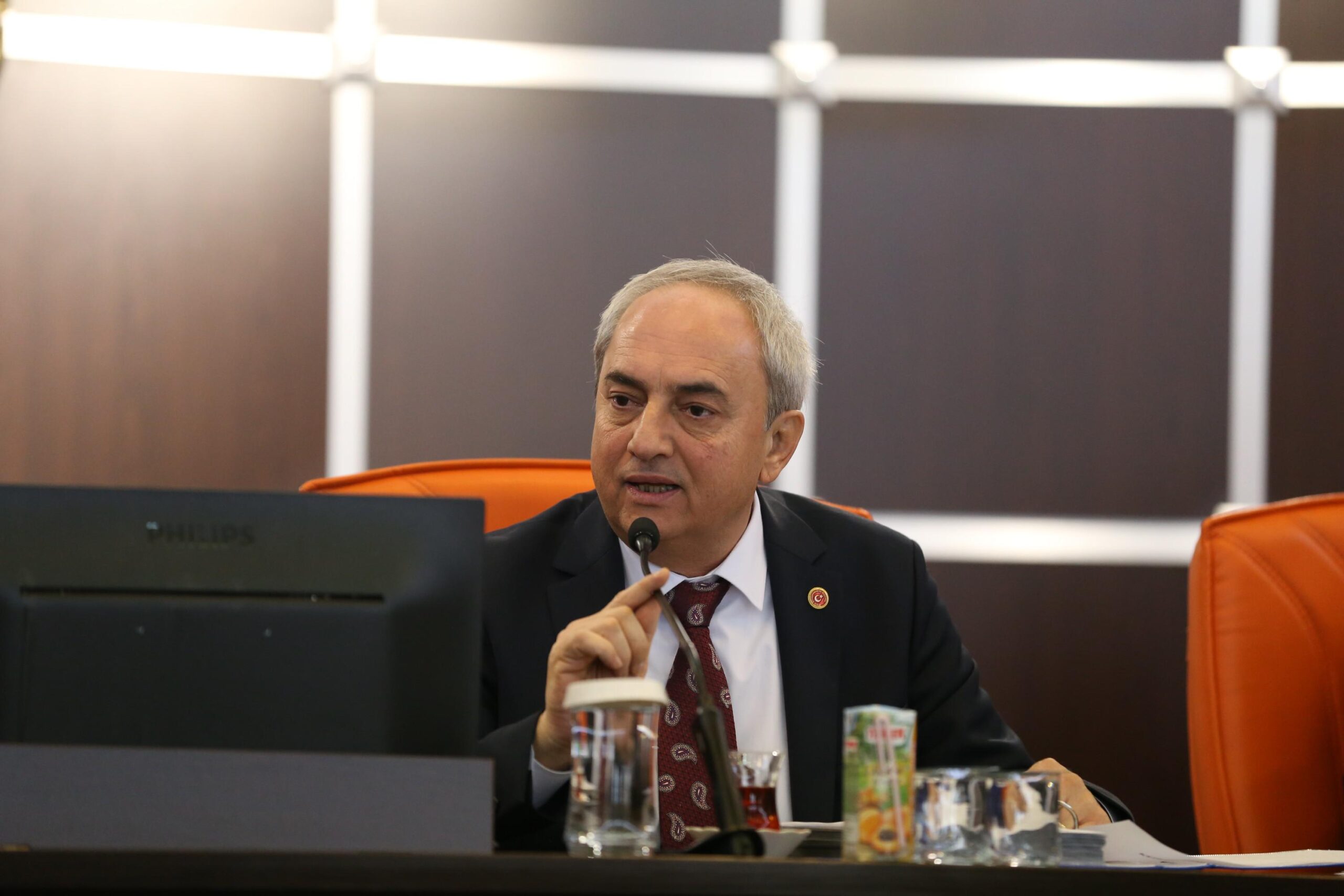   Kepez Belediye Meclisi, arabesk müziğin efsanevi ismi Ferdi Tayfur’un