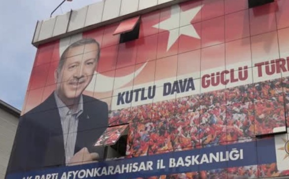 AK Parti İl Başkanlığı, yazılı bir açıklama yayınlayarak, Ambaryolu-Yeşilyol kavşağındaki