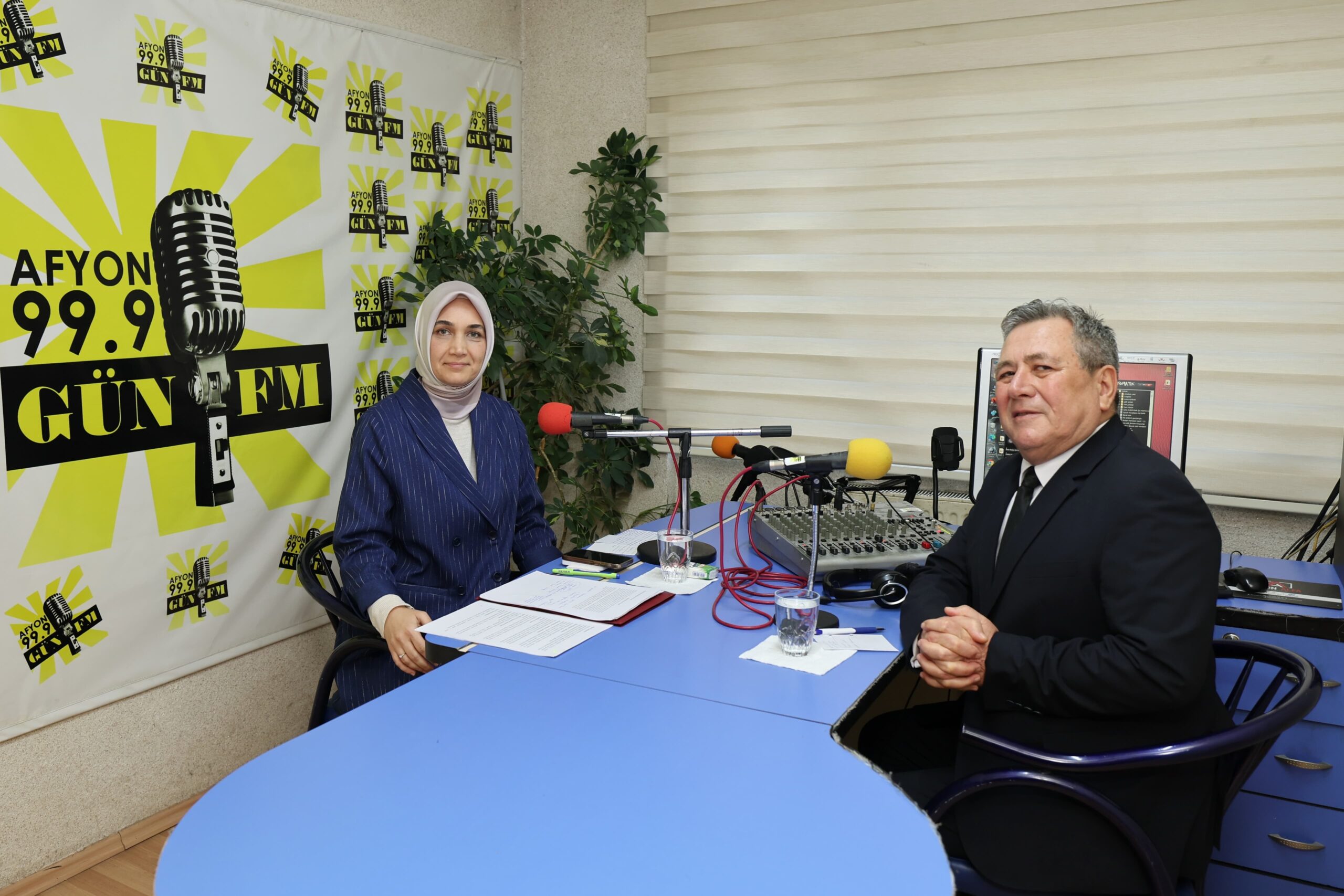 Afyonkarahisar Valisi Doç. Dr. Kübra Güran Yiğitbaşı Gün FM’de Gazeteci