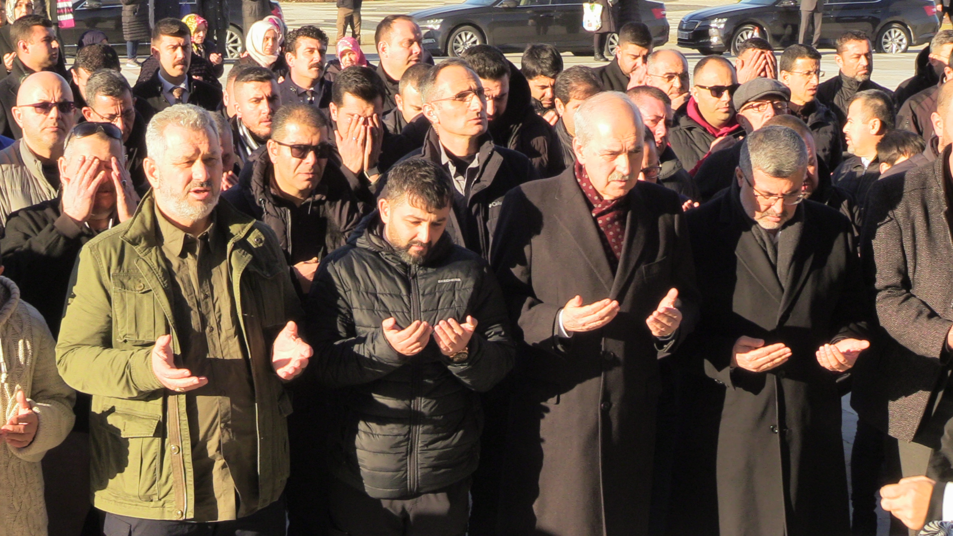 TBMM Başkanı Kurtulmuş cenaze namazına katıldı