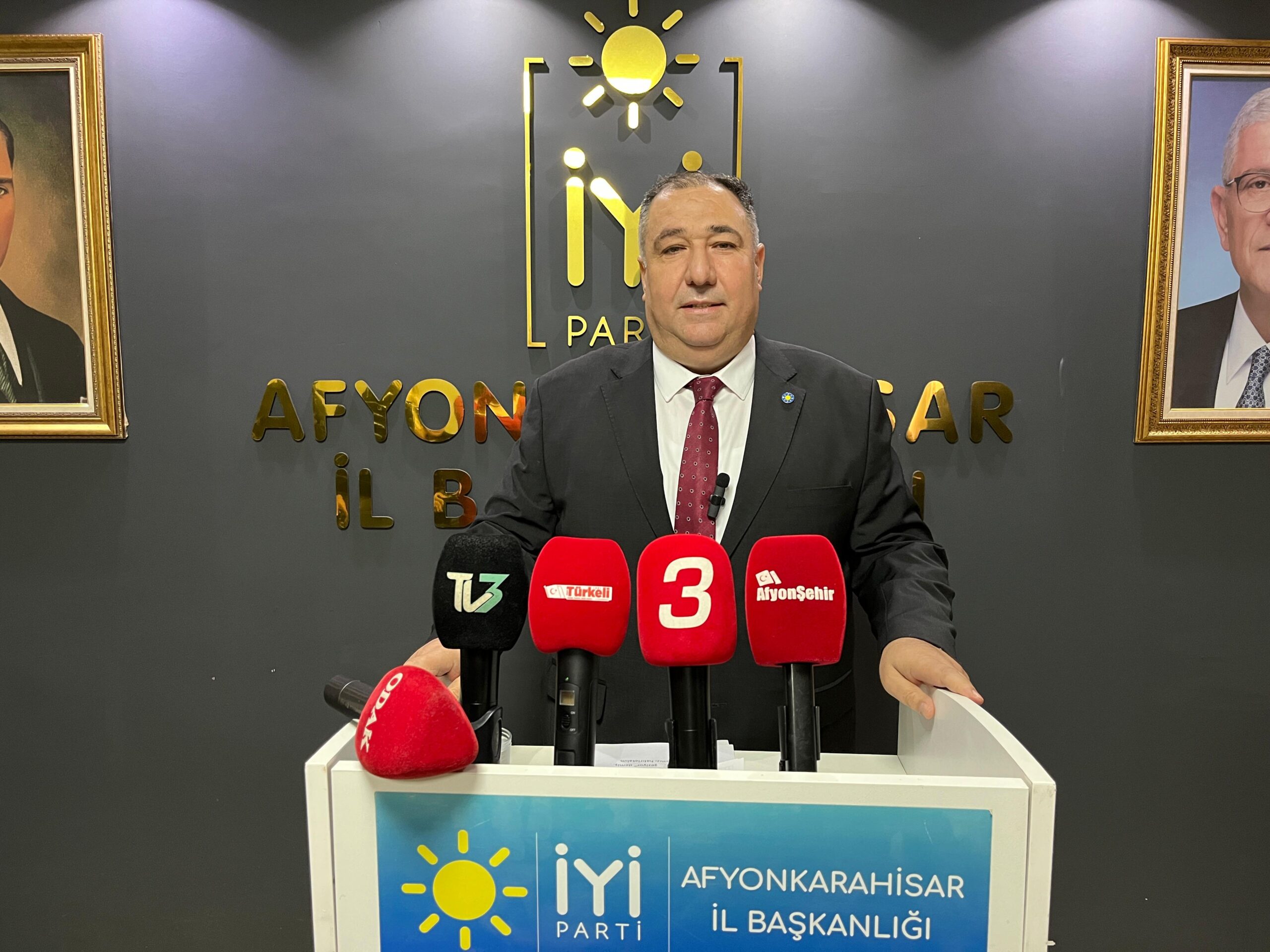 İYİ Parti Afyonkarahisar İl Başkanı Muhammet Mısırlıoğlu, Regaip Kandilini kutlayan