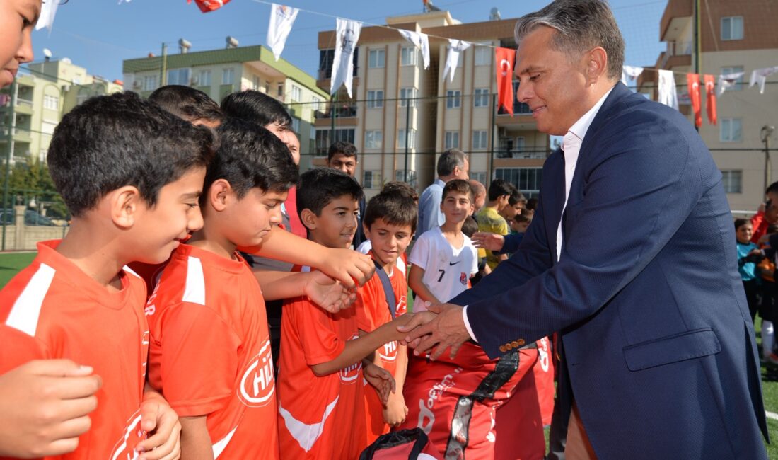 Muratpaşa’dan amatör spora destek Antalya Muratpaşa Belediye Başkanı Ümit Uysal, ilçedeki 92 amatör spor