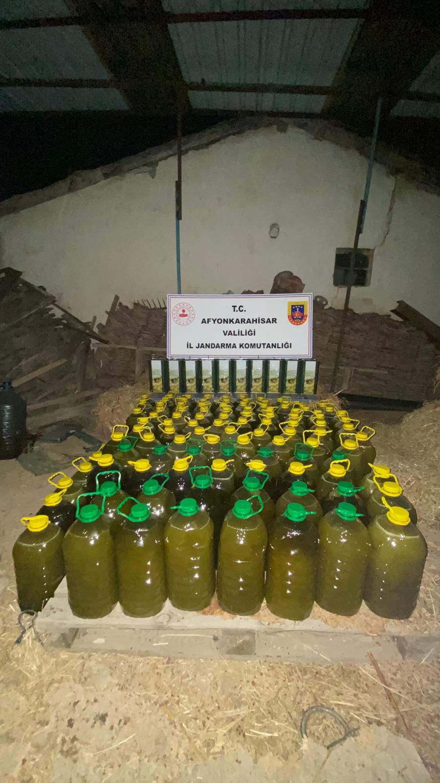 Afyonkarahisar'da Sahte Zeytinyağı Operasyonu: 590 Litre Sahte Yağ Ele Geçirildi