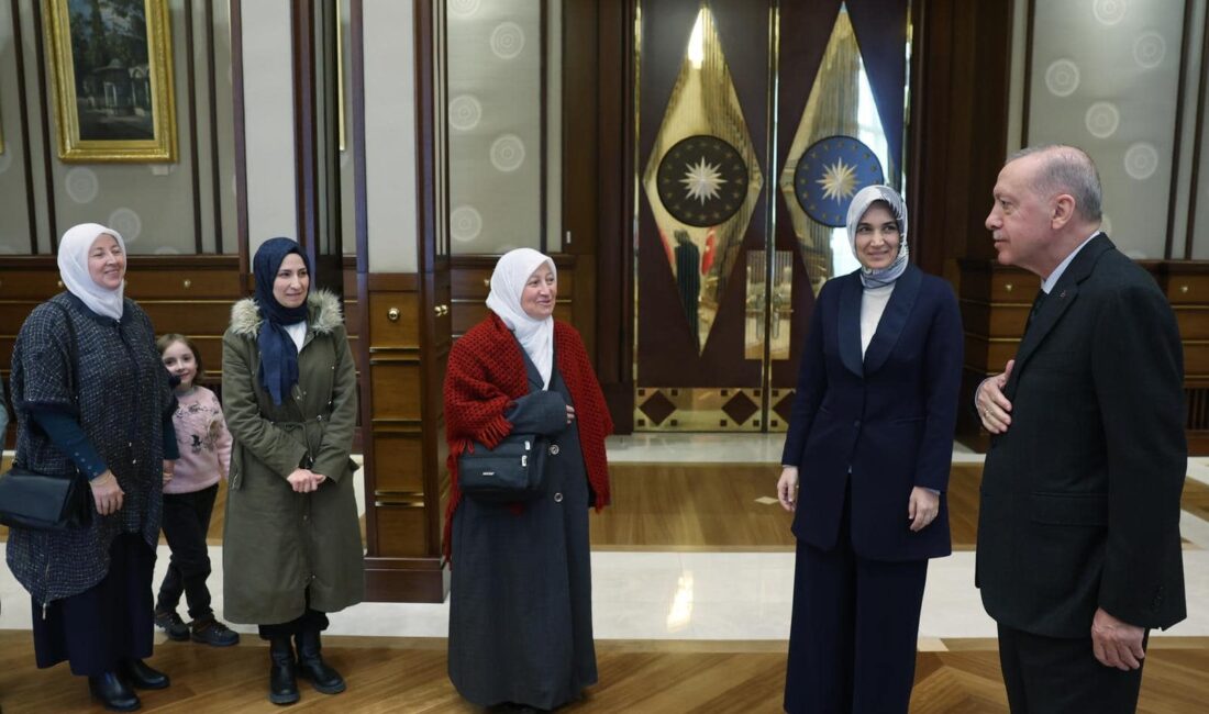 Cumhurbaşkanı Recep Tayyip Erdoğan, Afyonkarahisar'da camilerin temizliğini yapan Sultan Bayat