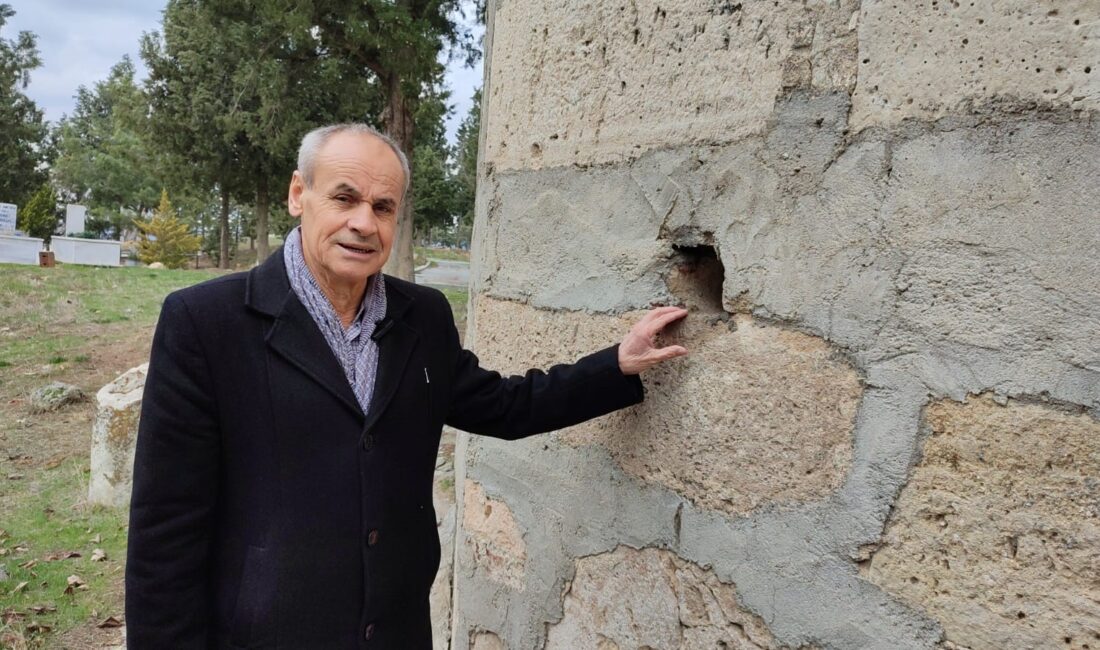 Denizli'de Çivril İlçe Mezarlığı içinde bulunan ve bölgede yüzlerce öğrenci