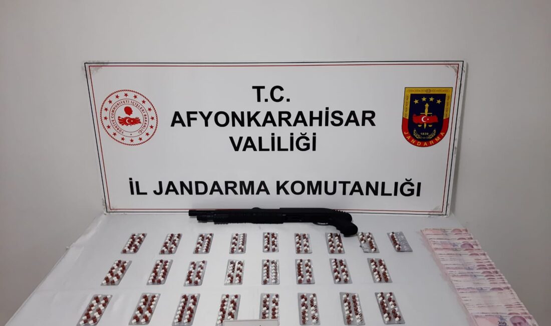 Afyonkarahisar İl Jandarma Komutanlığı, uyuşturucu ile mücadele kapsamında gerçekleştirdiği başarılı
