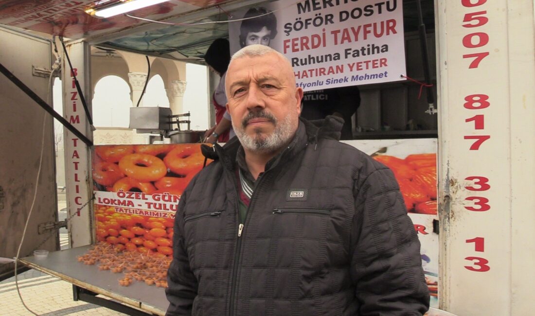 Afyonkarahisar’da bir vatandaş, geçtiğimiz günlerde hayatını kaybeden sanatçı Ferdi Tayfur