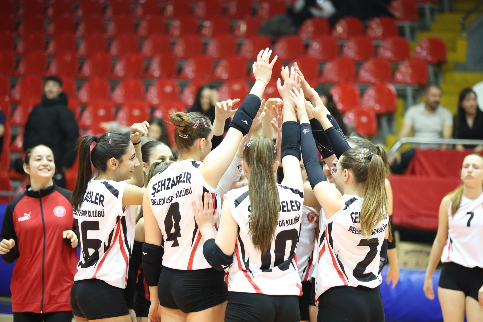 Şehzadeler Belediyesi Spor Kulübü Yıldız Kızlar Voleybol Takımı, Yıldız Kızlar