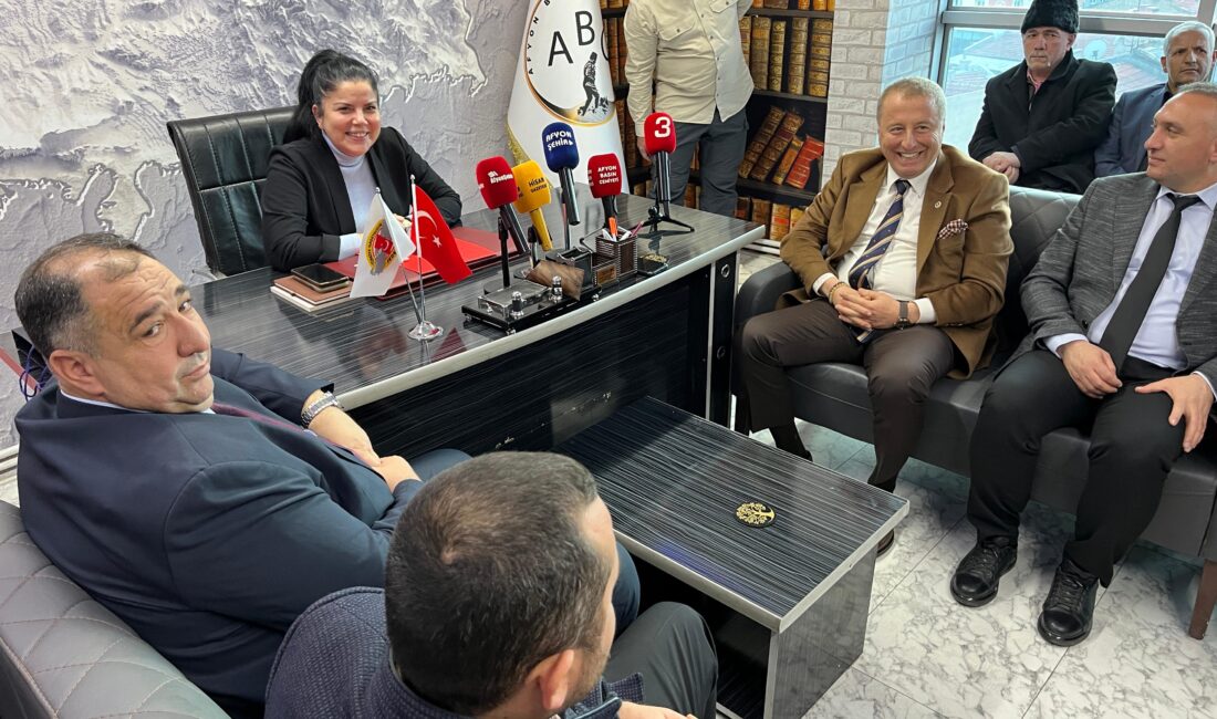 Afyonkarahisar’da bir dizi ziyaret gerçekleştiren İYİ Parti Genel Başkan Yardımcısı