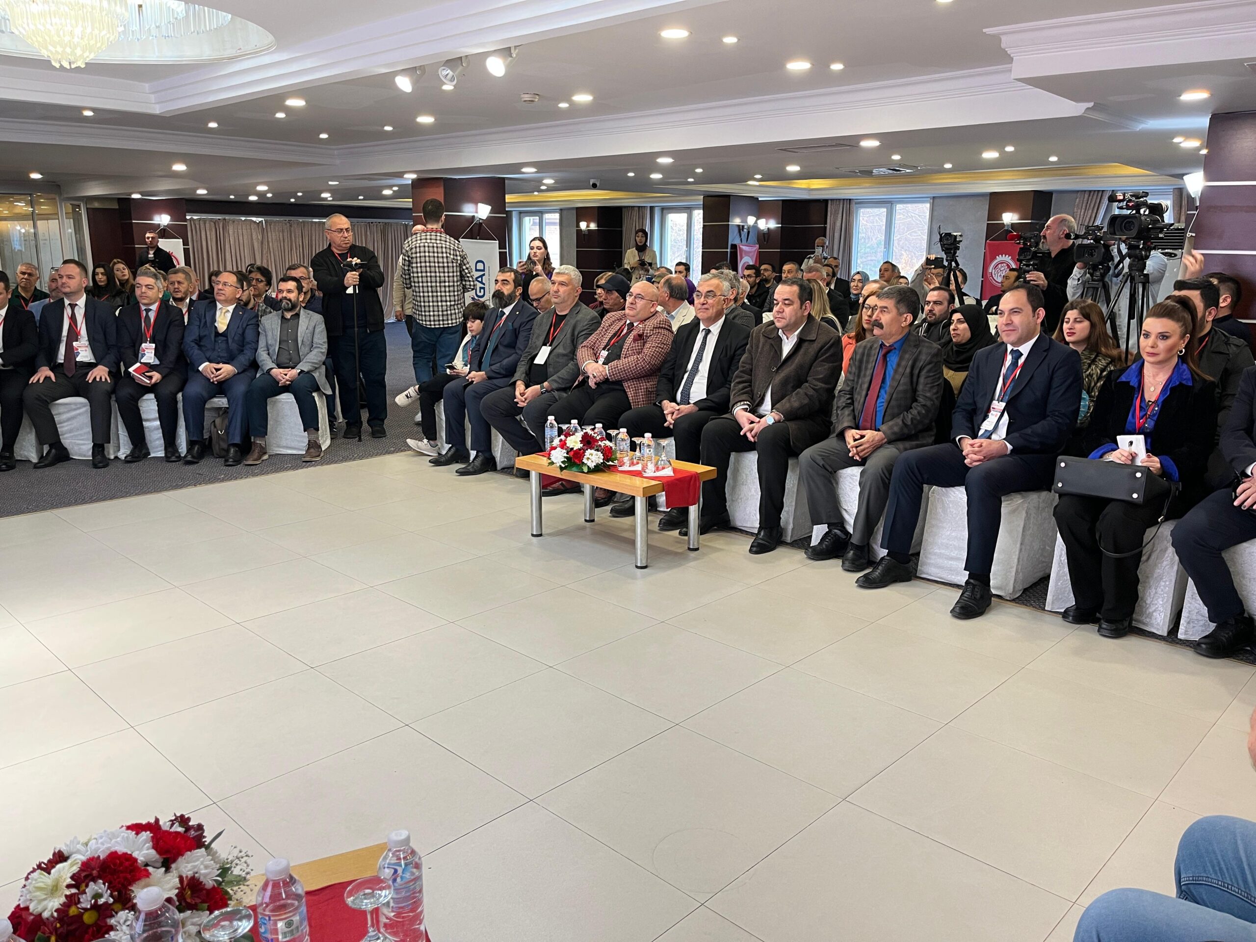Afyonkarahisar Belediyesi ve Türkiye İnternet Gazetecileri Derneği ev sahipliğinde düzenlenen