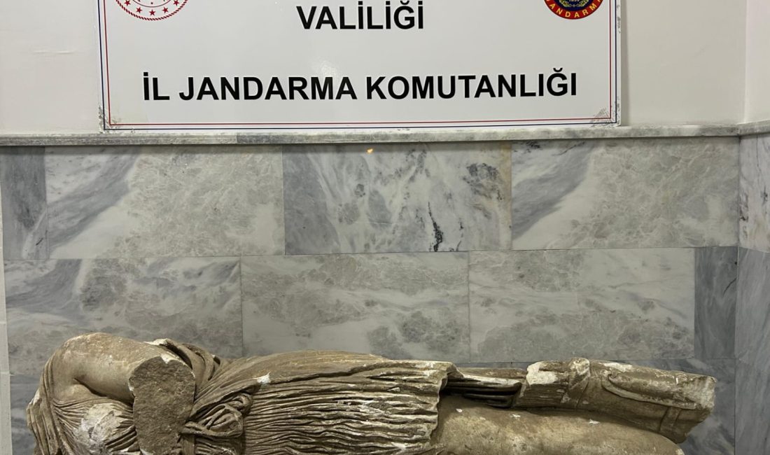 Afyonkarahisar İl Jandarma Komutanlığı, kaçakçılıkla mücadele kapsamında gerçekleştirdiği başarılı bir