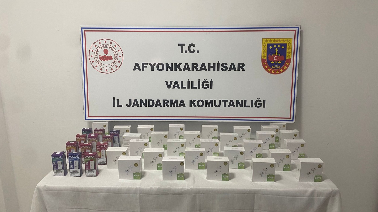 Jandarma ekipleri, Afyonkarahisar’da bir şahsın üzerinde 12 adet VOZOL star