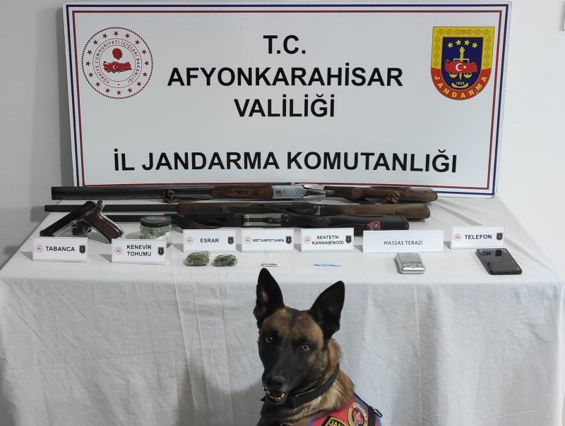 Afyonkarahisar İl Jandarma Komutanlığınca, uyuşturucu ile mücadele kapsamında yapılan titiz