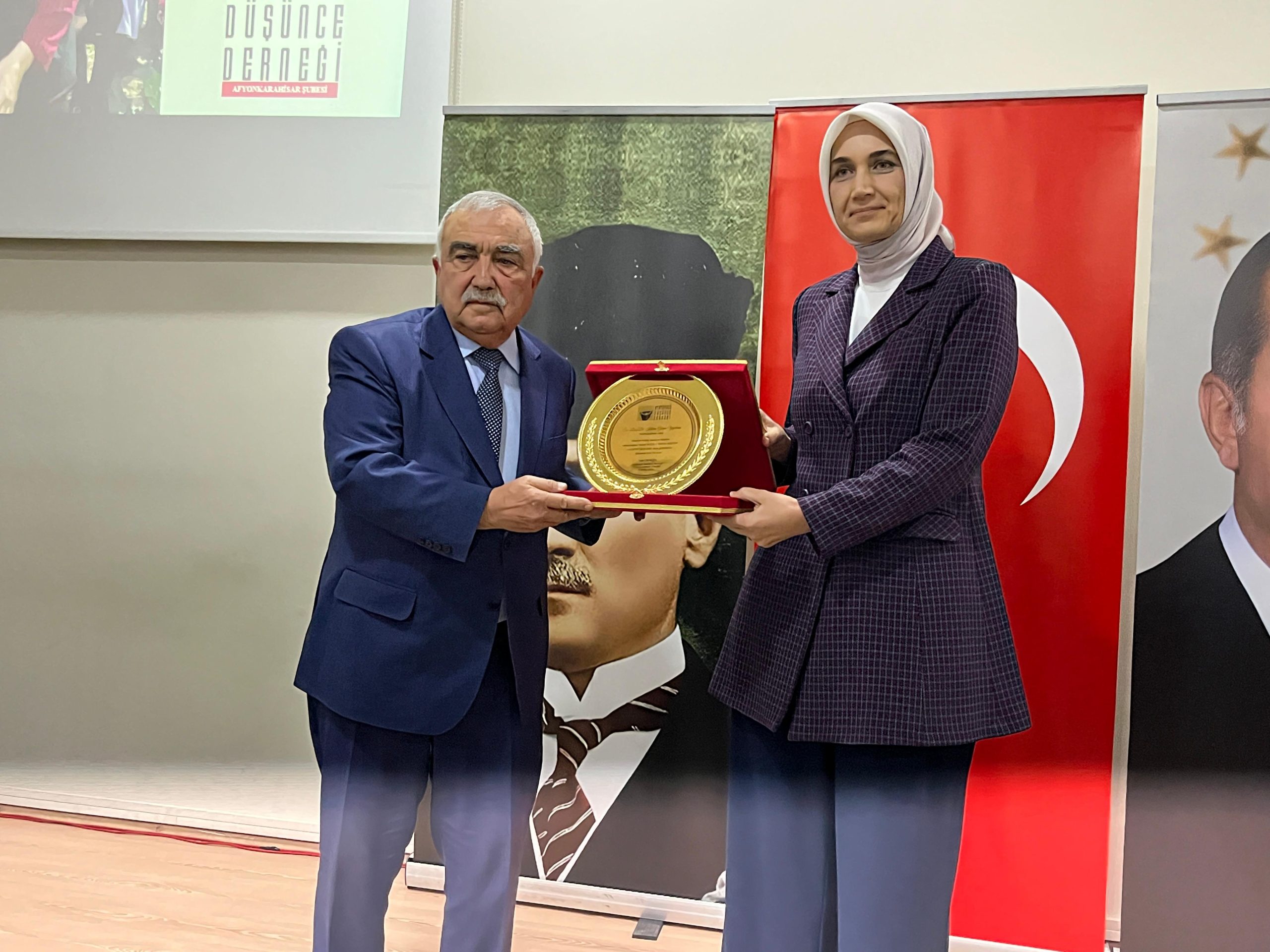 Atatürkçü Düşünce Derneği’nden Kültür, Sanat ve Eğitim Alanındaki Başarılara Ödül