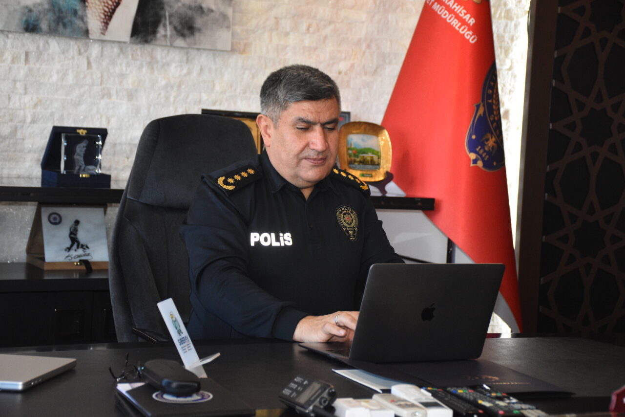 AFYONKARAHİSAR (AA) – Afyonkarahisar Emniyet Müdürü Mahmut Ay, Anadolu Ajansı'nın
