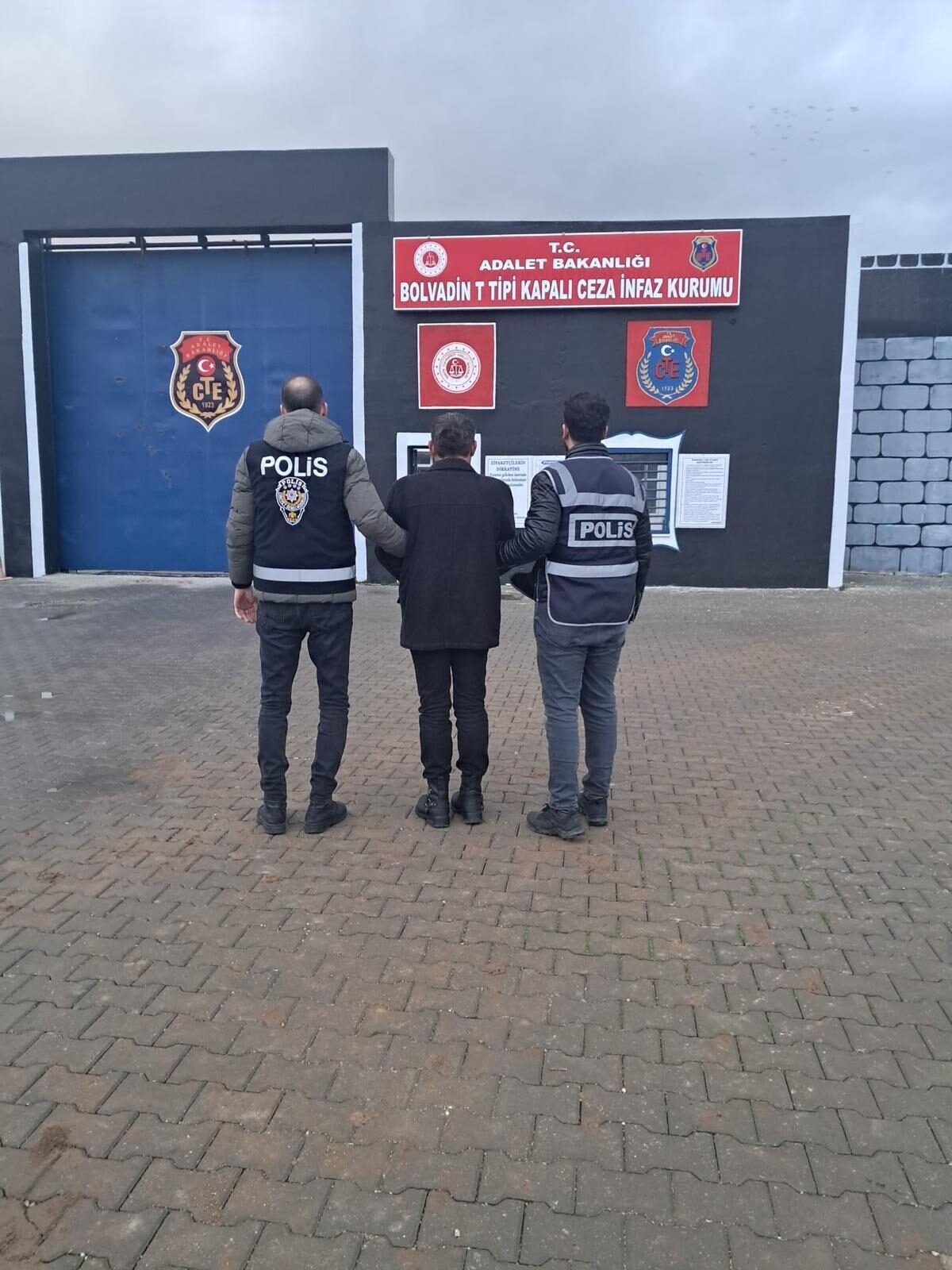 AFYONKARAHİSAR (AA) – Afyonkarahisar'ın Çay ilçesinde, 27 yıl kesinleşmiş hapis