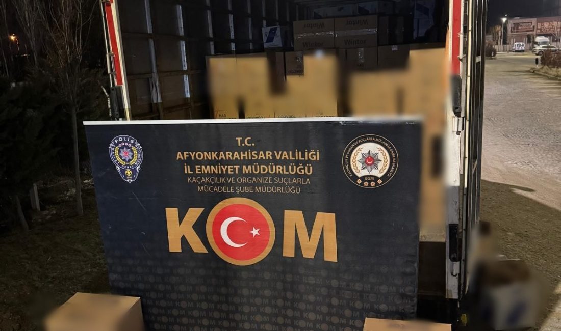 AFYONKARAHİSAR (AA) – Afyonkarahisar'da kamyonette 3 milyon 500 bin makaron
