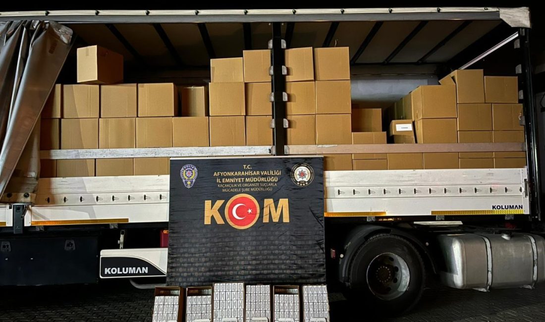 AFYONKARAHİSAR (AA) – Afyonkarahisar'da durdurulan tırda 6 milyon makaron (filtreli