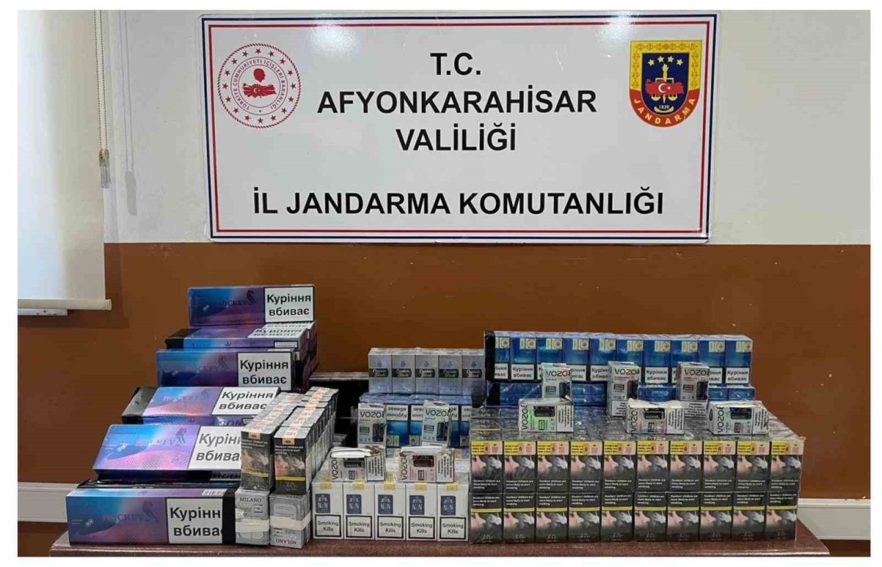 Afyonkarahisar jandarma ekipleri yaptığı operasyonda farklı markalarda kaçak sigara ve