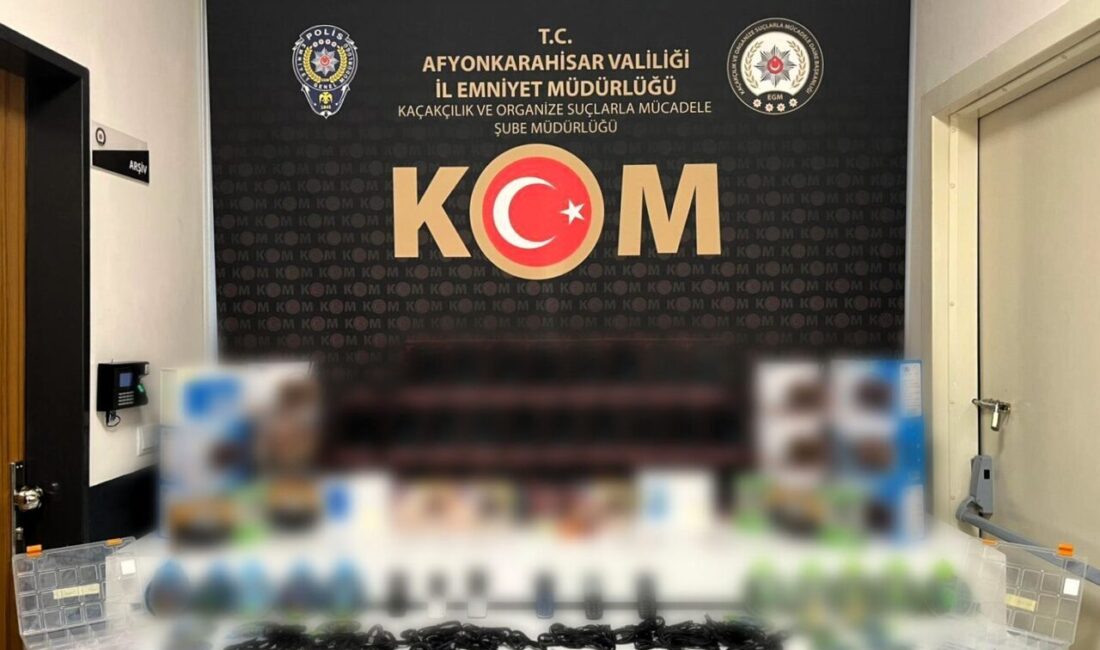 Afyonkarahisar’da kaçakçılıkla mücadele sürüyor Afyonkarahisar İl Emniyet Müdürlüğü ekipleri kaçakçılıkla mücadele çerçevesinde yaptığı operasyonda