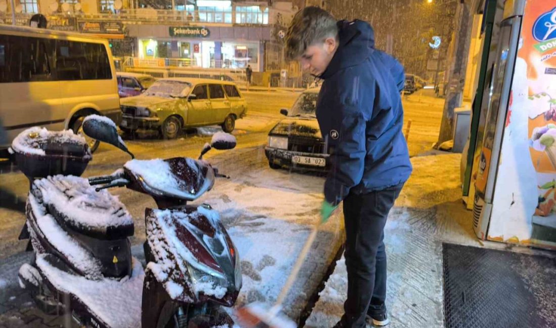 Afyonkarahisar’a kar geldi! Meteorolojinin uyarıları sonrası Afyonkarahisar’da beklenen kar yağışı dün akşam saatlerinde