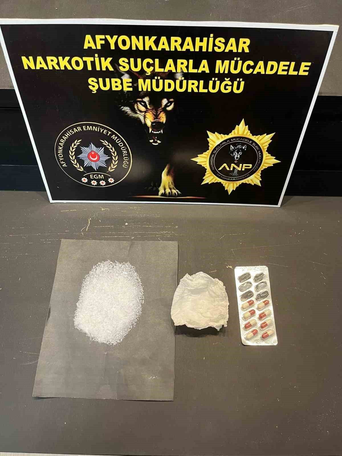 Afyonkarahisar İl Emniyet Müdürlüğü ekipleri yaptığı operasyonda uyuşturucu madde ele