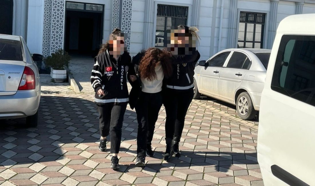 Aldatma tartışmasında kocasını öldüren kadın tutuklandı Kocaeli’de aldatılma meselesi sebebiyle çıktığı iddia edilen tartışmada kocasını tabancayla