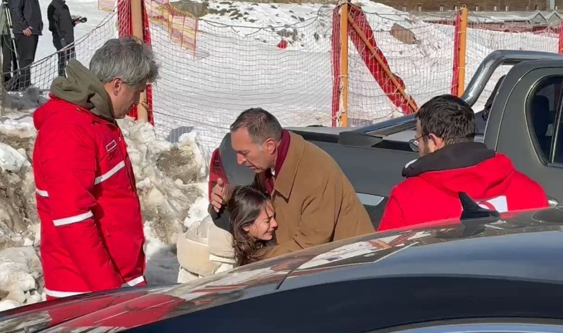 Alevlere teslim olan otelde acı bekleyiş Bolu Kartalkaya Kayak Merkezi’nde yangının çıktığı 12 katlı otelde ekiplerin