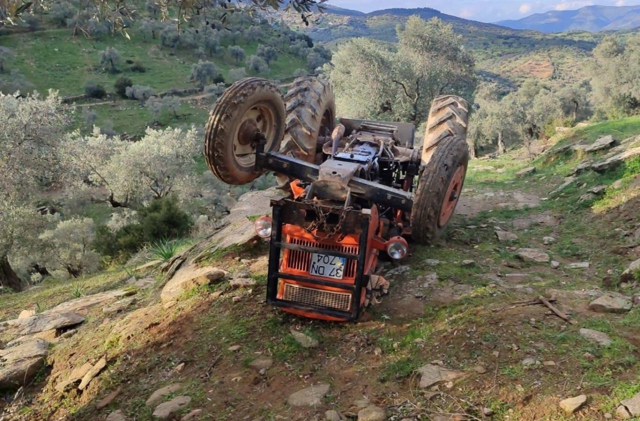 Aydın’ın Çine ilçesinde devrilen traktörün altında kalan sürücü hayatını kaybetti.
