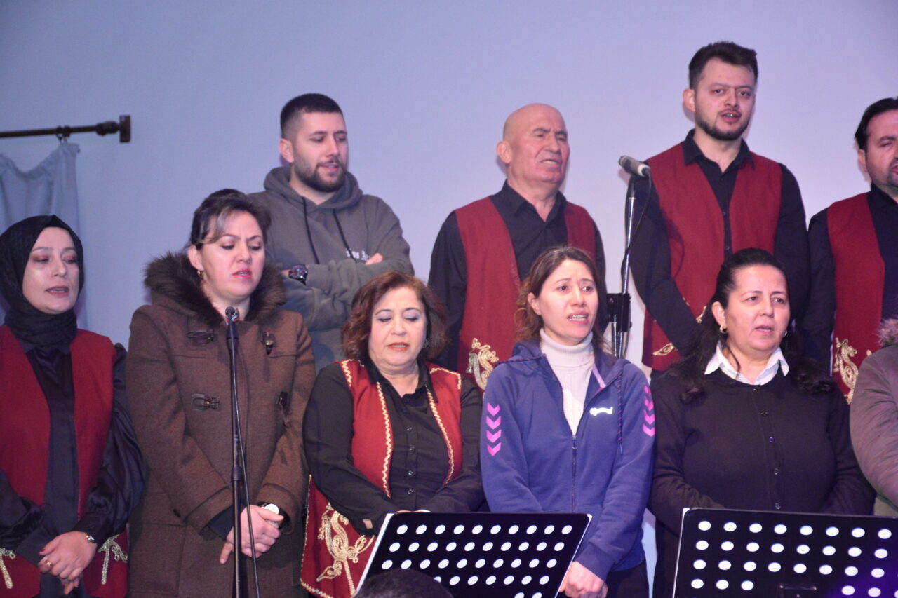 - Afyonkarahisar'da Alimoğlu Kültür Sanat Araştırma Derneğinin Türk Halk Müziği