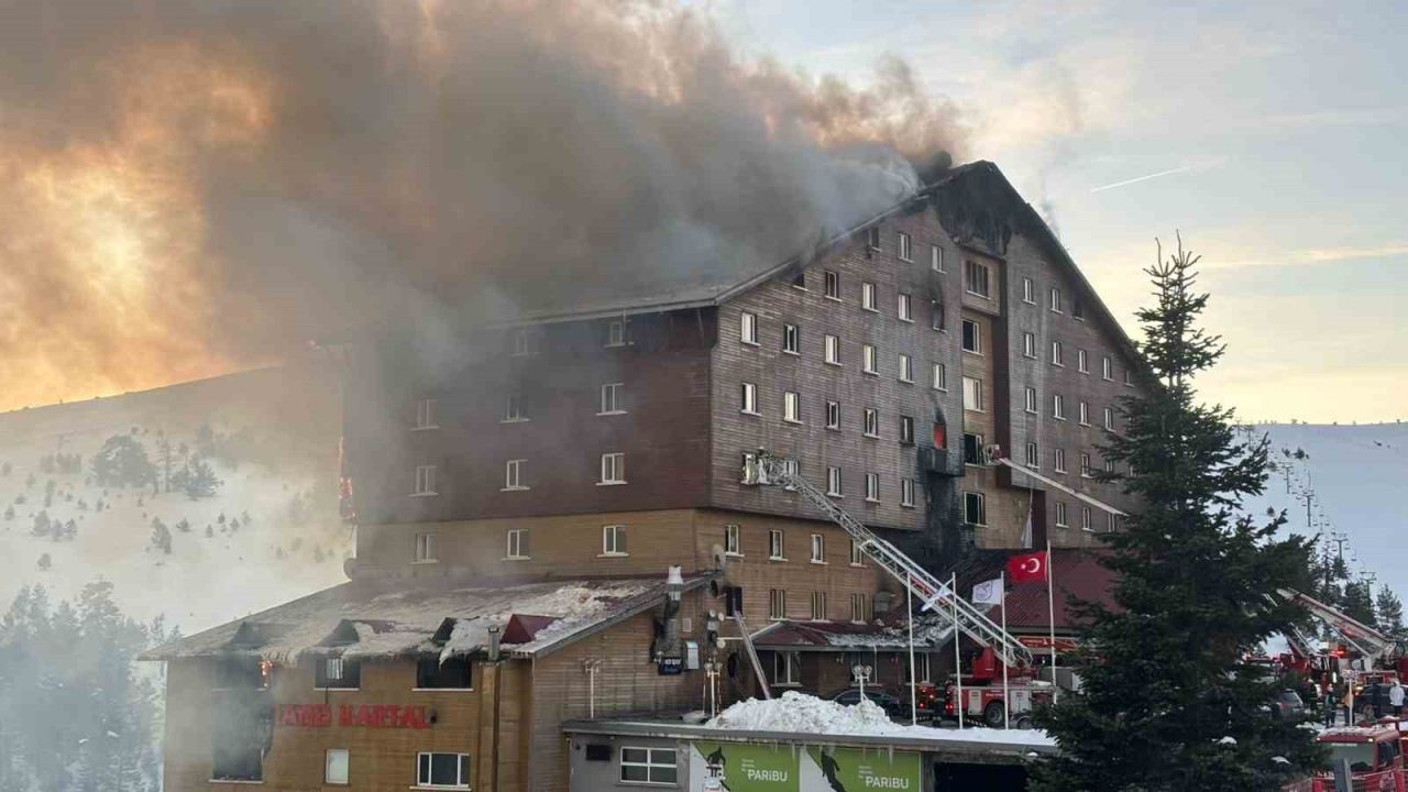 Yangın faciasında hayatını kaybeden 4 kişilik ailenin Bursa’nın Mudanya ilçesinde