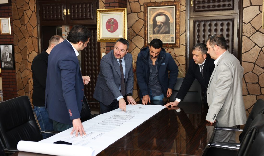 Serhat Celep ve müdür yardımcılarıyla, Belediye’ye tahsis edilen Eski Cezaevi’nin