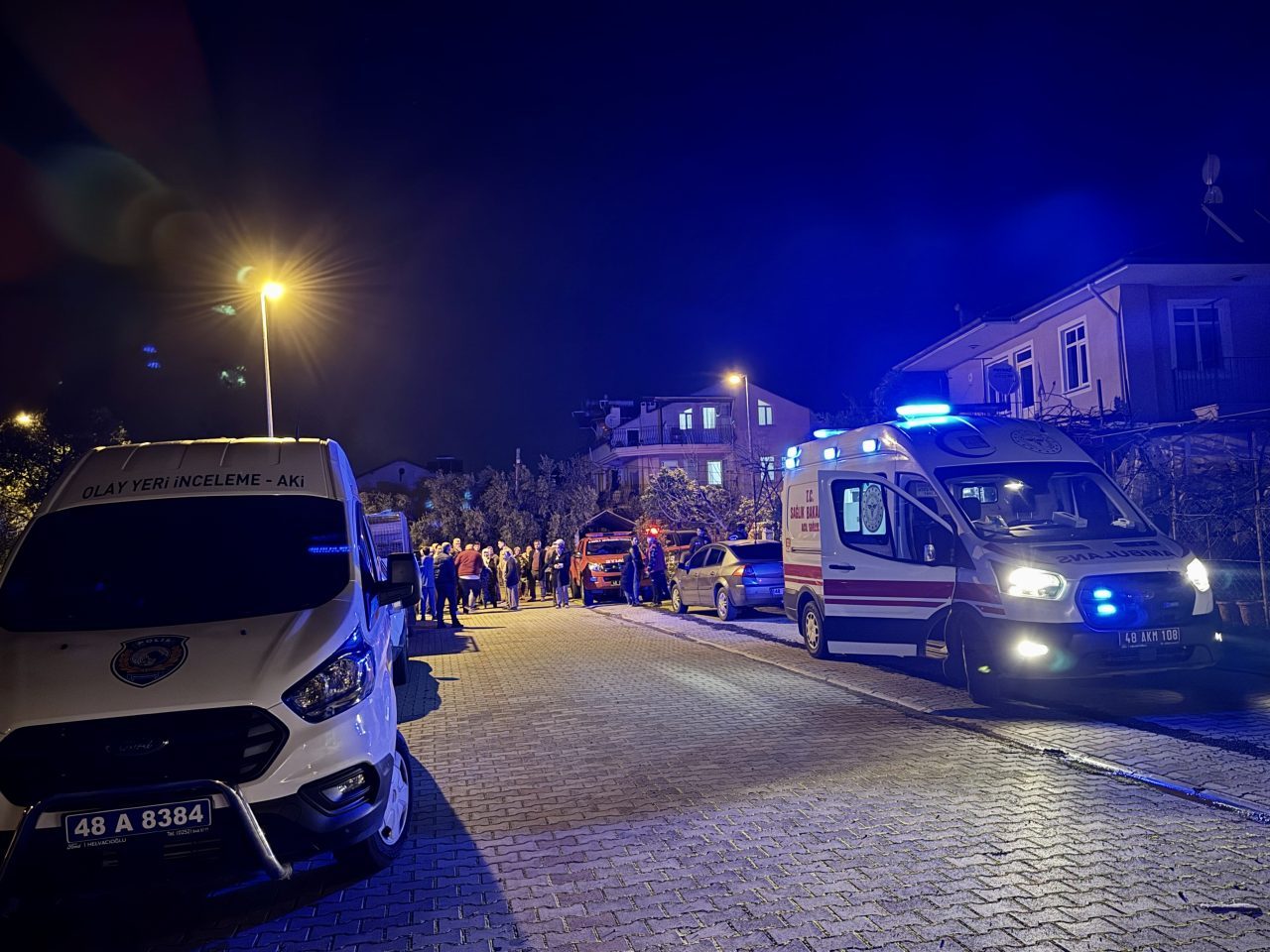 Muğla'nın Fethiye ilçesinde sobadan sızan karbonmonoksitten zehirlenen çift yaşamını yitirdi.