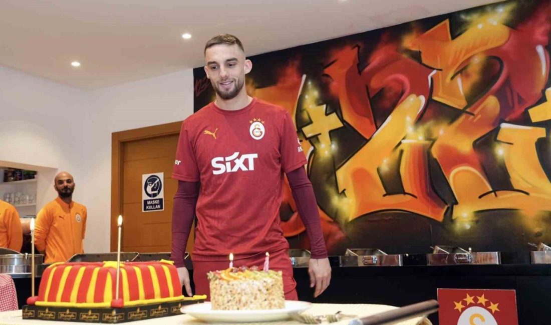Galatasaray’da bugün 27 yaşına giren orta saha oyuncusu Berkan Kutlu’nun