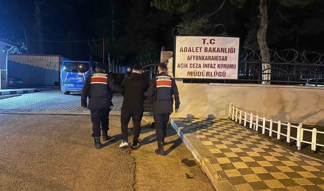 Hapis cezasıyla aranan şahıs uyuşturucu maddeler ile yakalandı Afyonkarahisar’da 14 yıl 8 ay hapis cezasıyla aranan şahıs jandarmanın