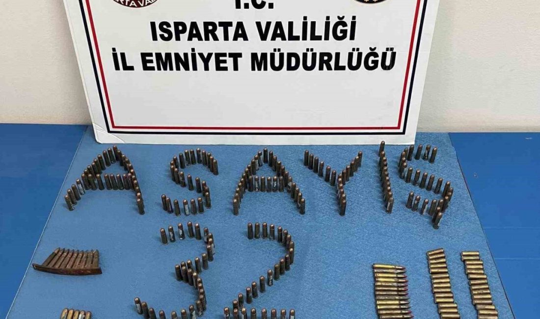 Isparta’da evinde silah ve fişeklerle yakalanan şüpheli tutuklandı Isparta’da bir eve düzenlenen operasyonda 1 adet kurusıkı silah ve