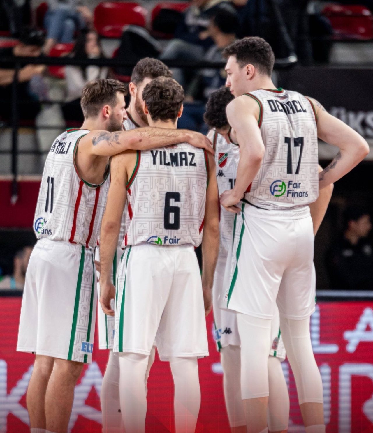 Karşıyaka, Basketbol Süper Ligi’nin 16. haftasında Bahçehir Koleji’ne 80-65 mağlup