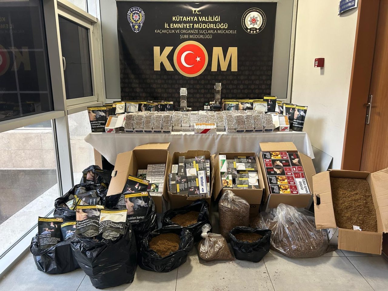 Kütahya’da düzenlenen operasyonda bir zanlı gözaltına alındı. Kütahya Emniyet Müdürlüğü